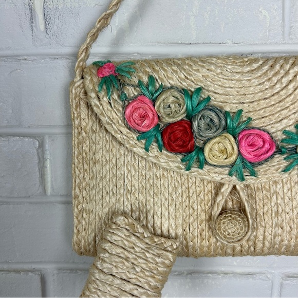 Vintage Straw Woven Floral Small Handbag - Picture 3 of 11